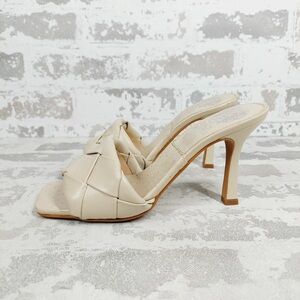 NEW Vince Camuto Brelanie Cream Mule slip on Woven Leather Sandals W374
